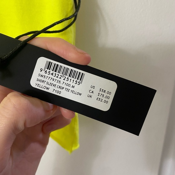 Soulcycle Neon Yellow Cropped Cycling Gym T-Shirt, woman’s size medium top - Picture 4 of 7